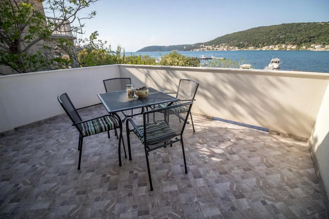 Apartmani Tonkica Supetarska Draga